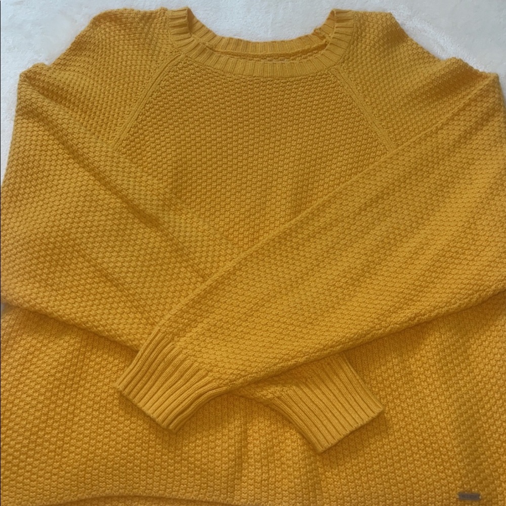 Hollister mustard yellow knit sweater